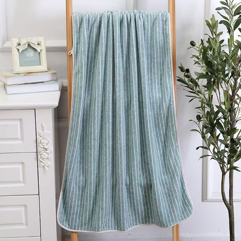 Wholesale Classic Coral Fleece Warm Bath Towel, Household Bath Towel with Stripes, Super Absorbent for Adults, Men and Women