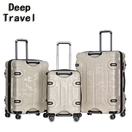 旅行箱;化妆包;拉杆