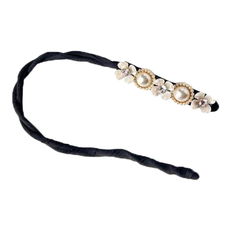 Elegant hairgrip, flowered, 2021 collection, adds volume