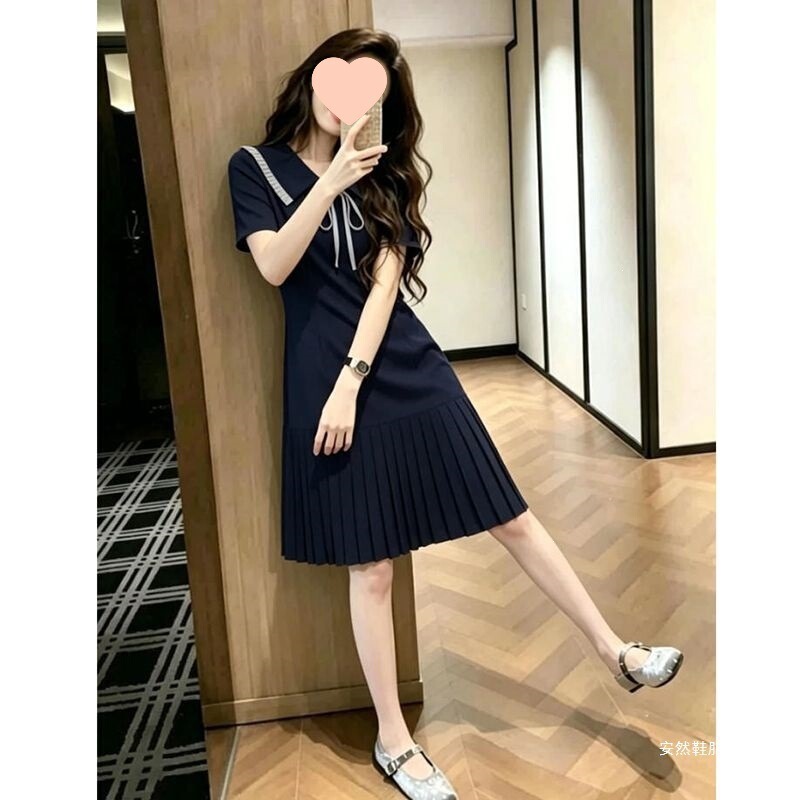 Summer youthful college-style everyday navy blue dress for women, slimming and figure-flattering, pleated midi skirt with sheer fabric Summer youthful college-style everyday navy blue dress for women, slimming and figure-flattering, pleated midi skirt with sheer fabric