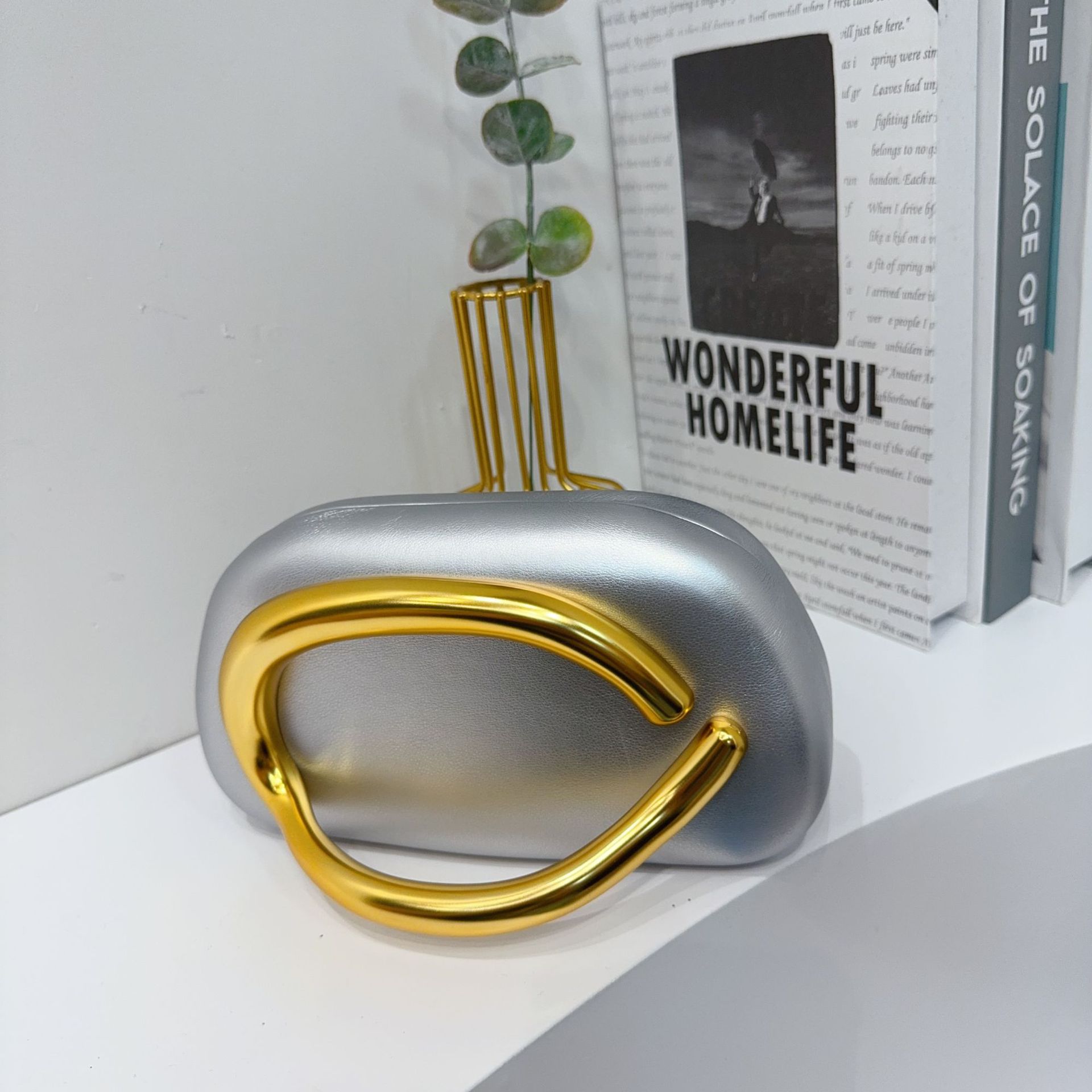 Silver (leather type)