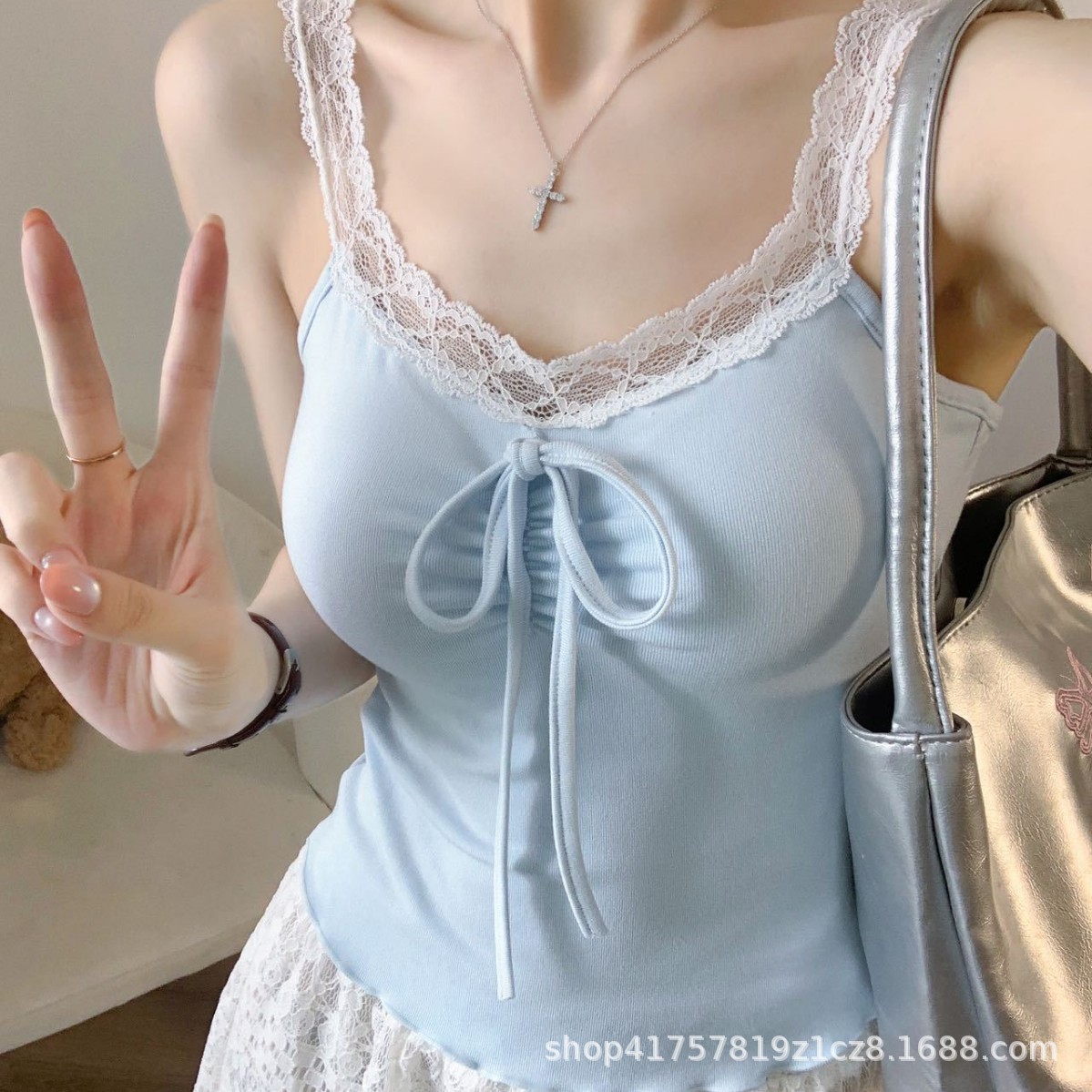 Sweet and Pure Style Bow Lace Patchwork One-Piece Bra Pad Camisole for Everyday Slim Fit Versatile Outerwear Tank Top for Women