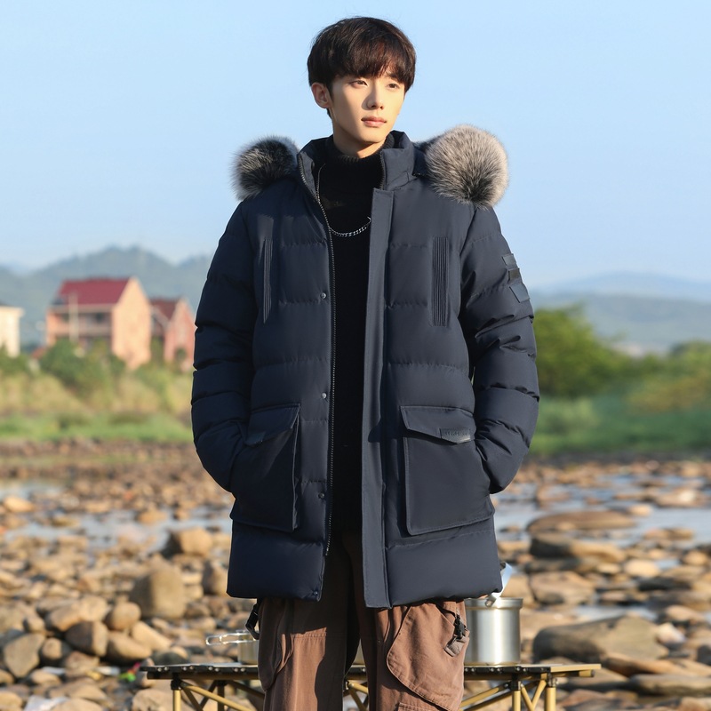 Große, mit Baumwolle gefütterte Jacke für Herren mit abnehmbarer Kapuze und großem Pelzkragen._voghion.com