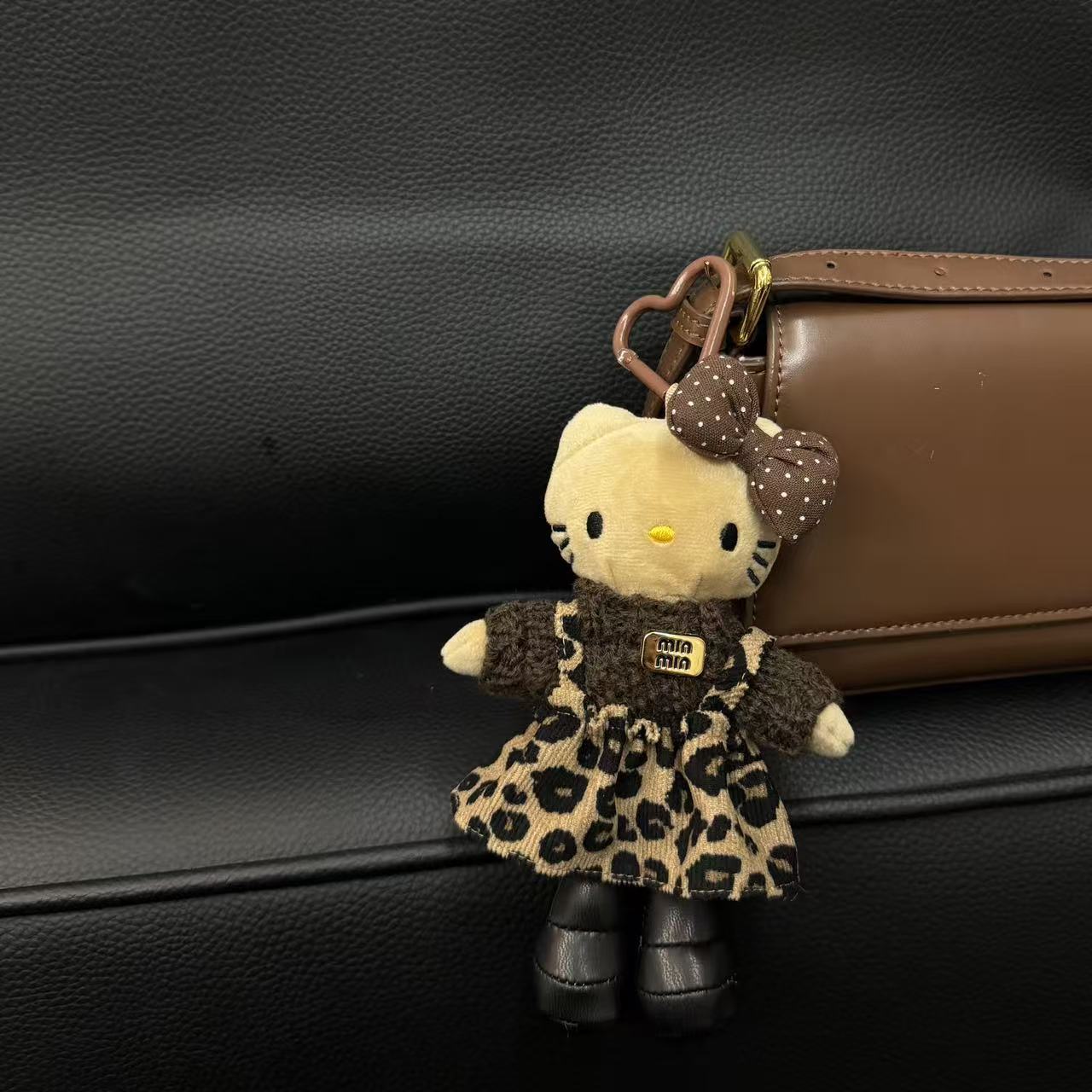 新品可爱いロングレギンスキティぬいぐるみスカートきせかえ人形ドレスins风人形饰りリュックサックキーホルダー