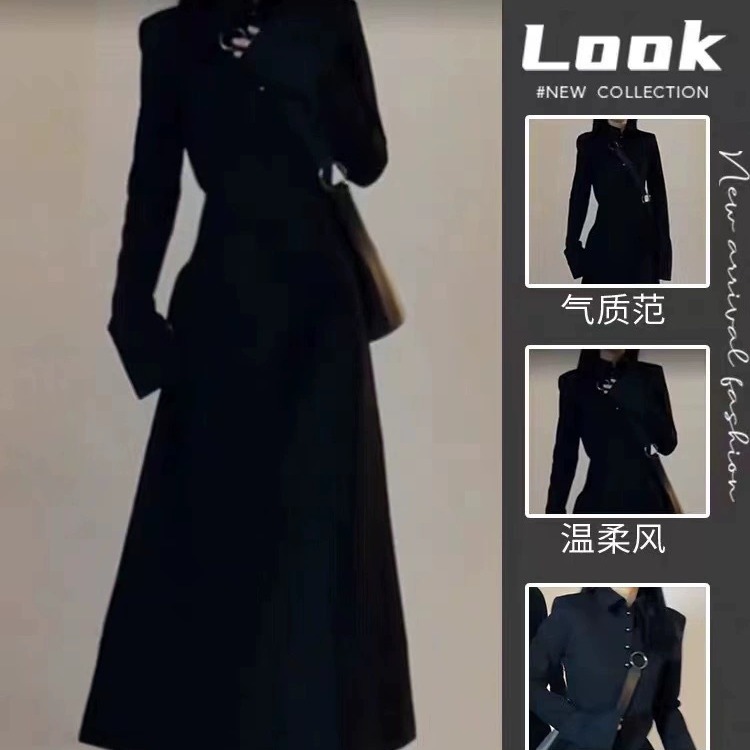 Cloth with zipper