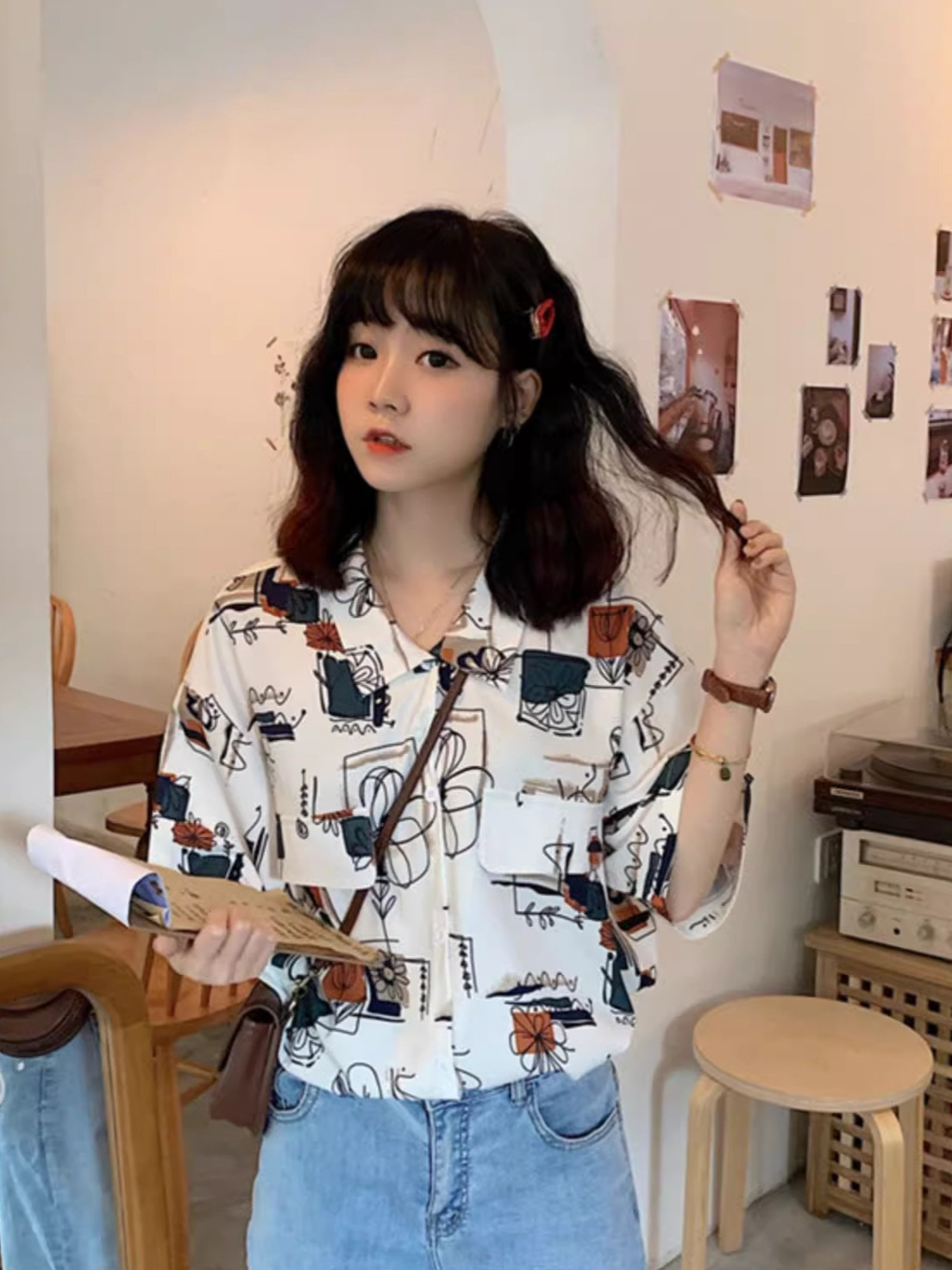 2026-yil yozi uchun ayollar uchun Lazy New Style besh yengli o'rta uzunlikdagi oddiy trendli Gonkong uslubidagi yupqa kalta yengli bosma ko'ylak