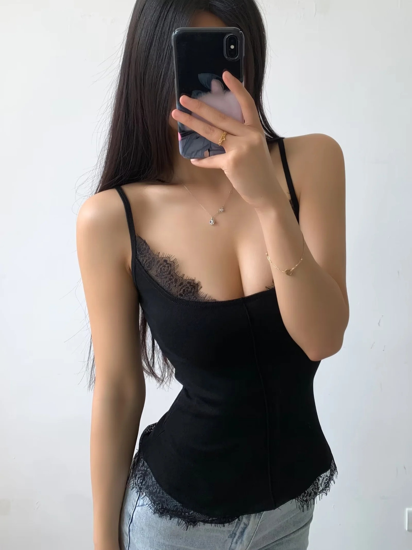 Summer sexy lace top with cups with a round collar