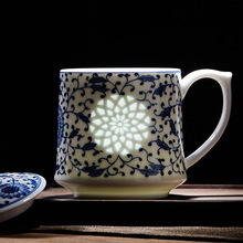 景德镇高端纯手绘青花瓷茶杯带盖带茶漏泡茶杯高白瓷玲珑杯可代发