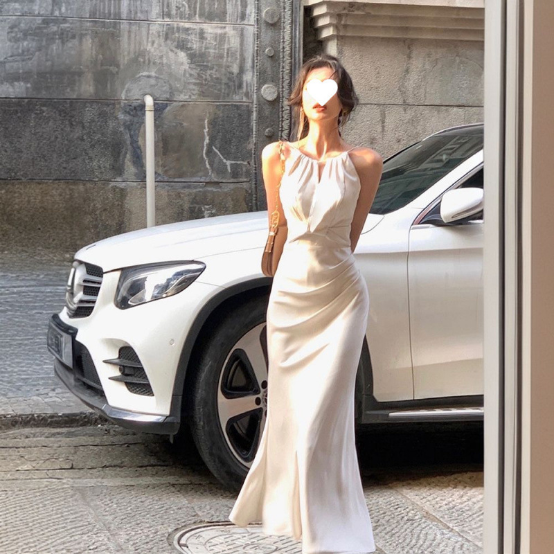 白色挂脖吊带连衣裙女夏缎面鱼尾高级感长裙子|undefined