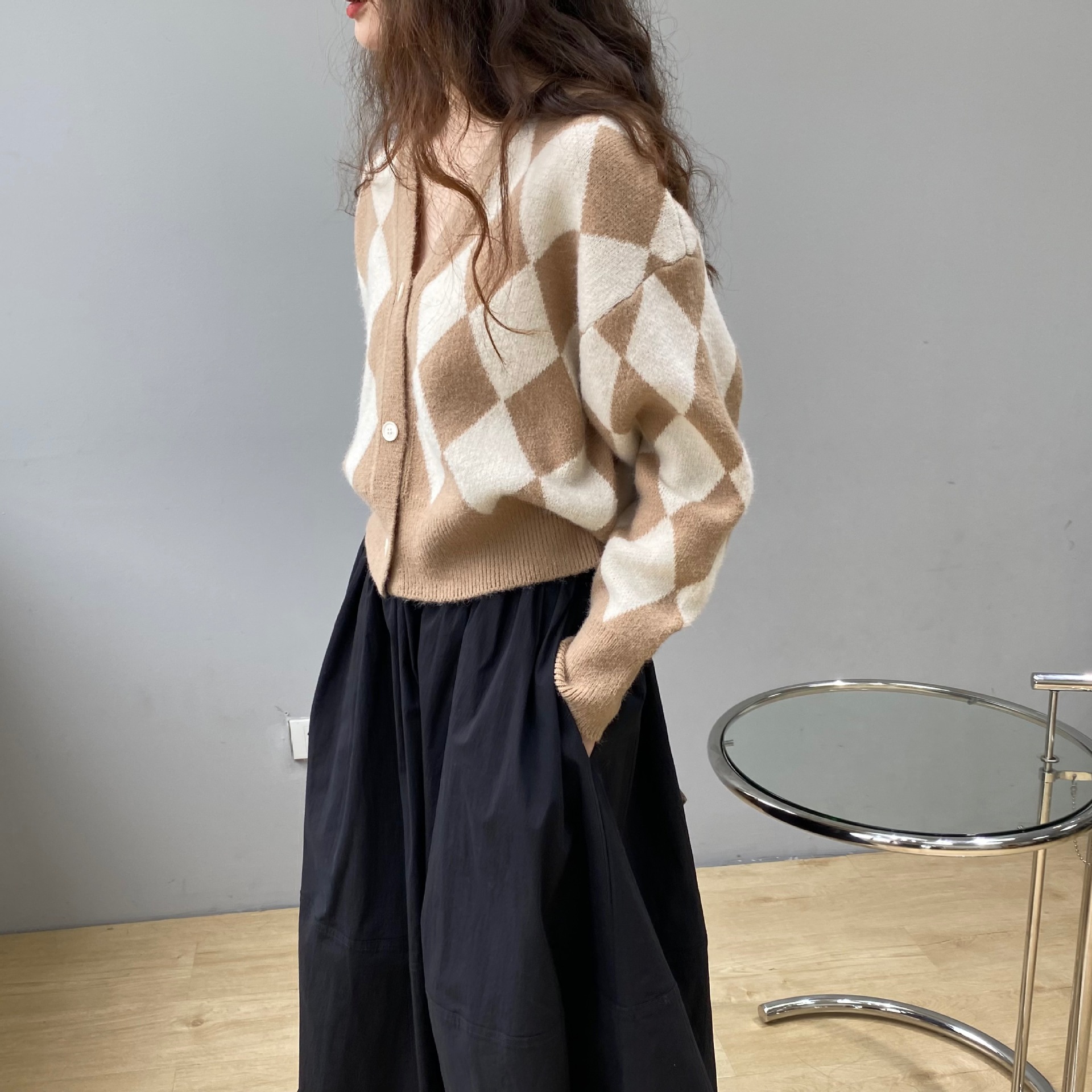 (2개) JIA ZHI | 다이아몬드 패턴 프렌치 스타일 브이넥 가디건 스웨터 재킷 한국 스타일 스웨터 쇼트 탑 B7230