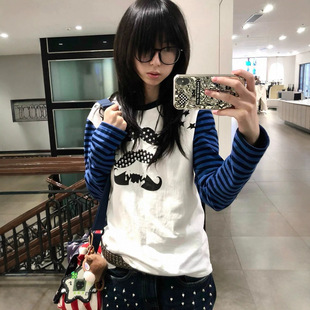 ǧ���͹�ײɫ�l�yС���������L��t��Ů�＾�����@�ݽ��^�ȴ�����
