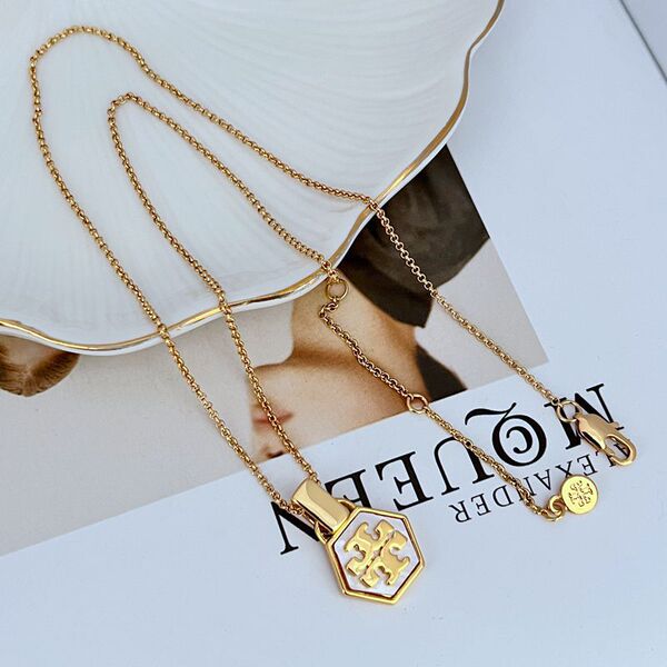 Fashionable elegant small stone inlay