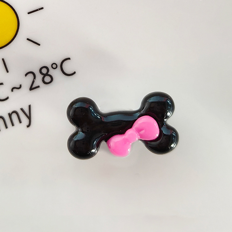 뼈 (2.2cm*1.3cm)