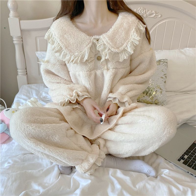 Pijamas al por mayor transfronterizos de mujeres otoño invierno coral vello dulce princesa viento de alta calidad cuello de muñeca engrosado conjunto de ropa para el hogar