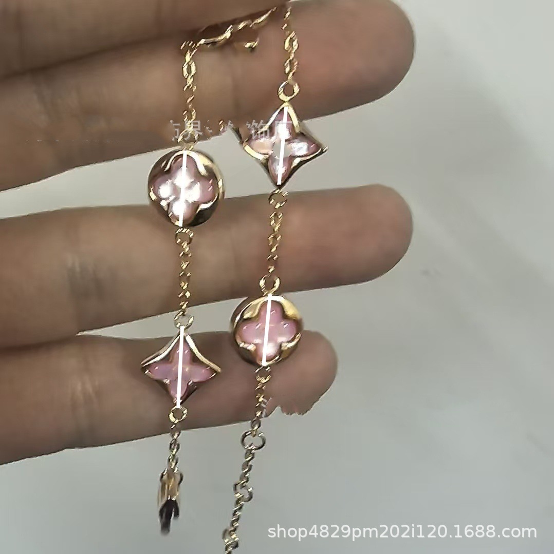 ロバの家四葉草四花五花ブレスレット女性用18Kローズゴールドメッキ軽奢菱形丸型白貝母ネックレスins