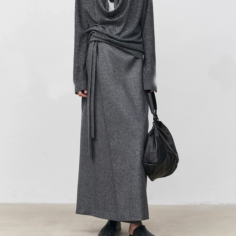 В наличии UNI минималистичная итальянская юбка-миди из жаккардовой фланели, утягивающая, для осени и зимы.