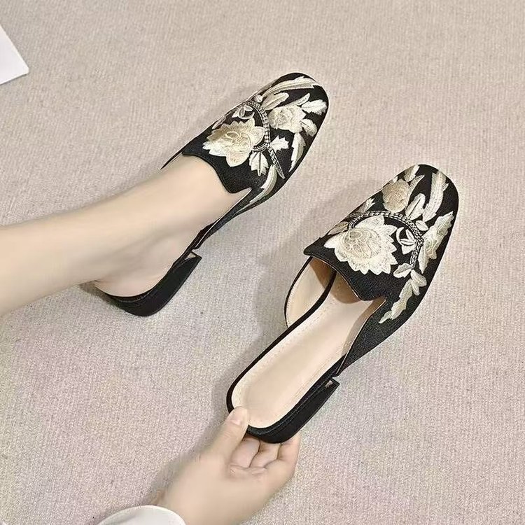 Nuevo estilo chino bordado chinas zapatillas de cabeza para mujeres verano 2026 nuevo estilo retro Muller moda versátil zapatillas de cabeza de cabeza media image 4