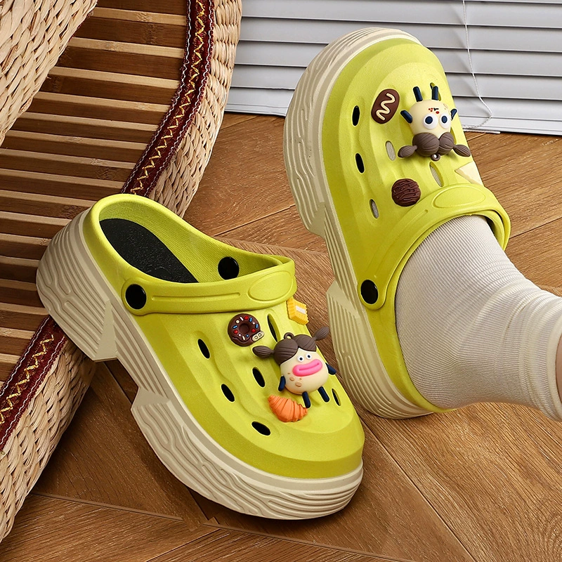 Новые летние девушки чувствуют обувь с толстым дном DIY носить милые корейские пляжные баотоу, чтобы увеличить холодные тапочки для женщин