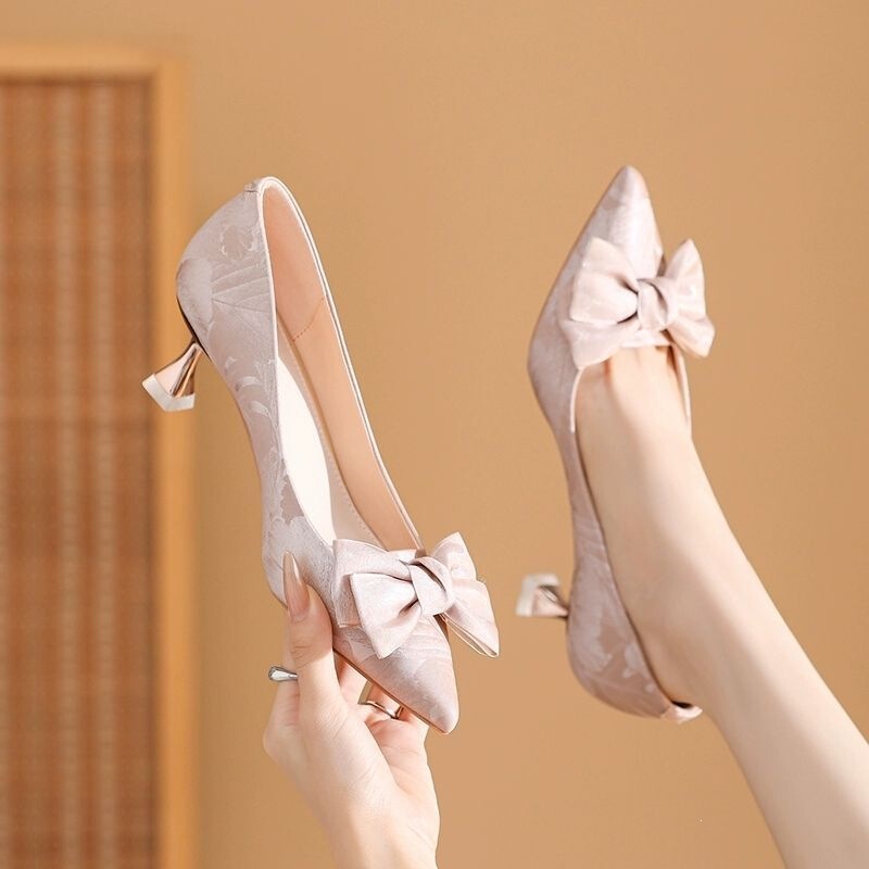 Beautiful Shoes to Match Skirts, Women's 2025 New Summer Style Shallow Mouth Stiletto Heels with High-End Elegant Pointed Toes Beautiful Shoes to Match Skirts, Women's 2025 New Summer Style Shallow Mouth Stiletto Heels with High-End Elegant Pointed Toes