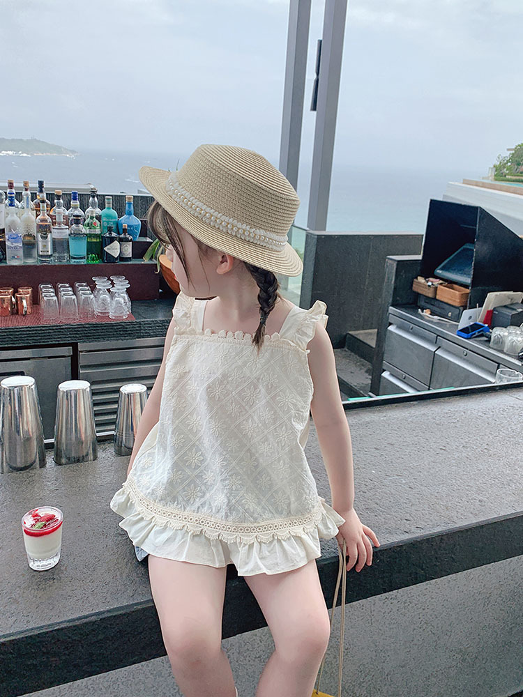 Girls dress 2023 summer new pattern Female baby camisole Vest skirt Hollow Thin section Western style Korean Edition jacket