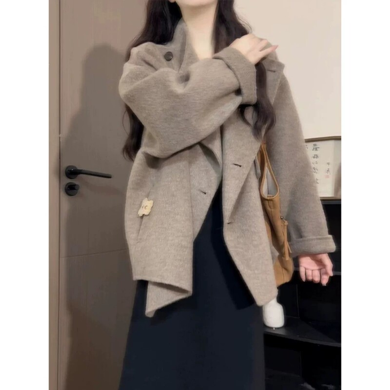 Elegant and sophisticated short double-faced wool and cashmere coat for petite women, autumn/winter 2026 new style woolen outerwear