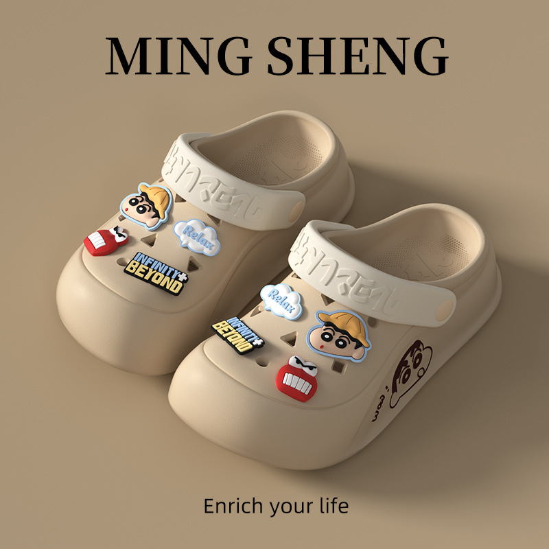 Authentic Crayon Shin-chan co-branded clogs, new soft-soled, comfortable thick-soled versatile couple's dual-use sandals