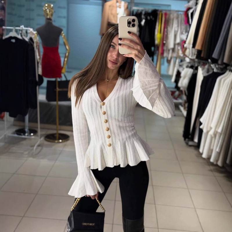 2026 Spring and Autumn New Style V-Neck Knitted Cardigan with Ruffled Design, Solid Color Trendy Flared Long Sleeve Sweater Wholesale 2026 Spring and Autumn New Style V-Neck Knitted Cardigan with Ruffled Design, Solid Color Trendy Flared Long Sleeve Sweater Wholesale