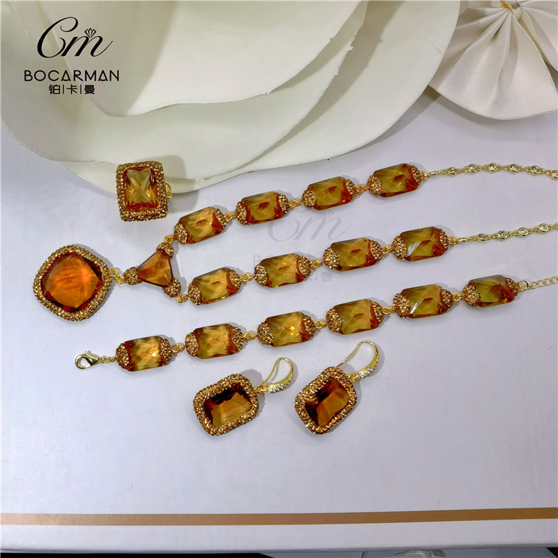 fashionable jewelry with zircon