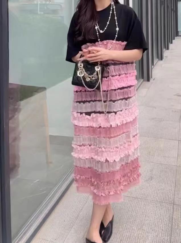 European and American style women's clothing wholesale, short-sleeved dress with ruffled trim, loose and slimming lace long dress for women.