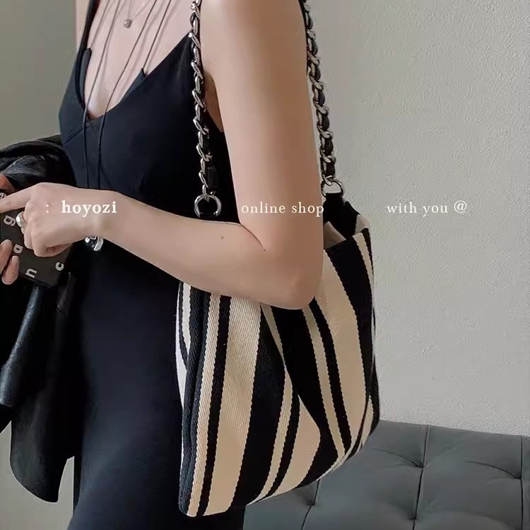 Designer Canvas Striped Tote for Women 2024 New Summer Large Capacity Luxury Single Shoulder Chain Bag_voghion.com