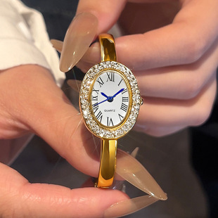 �r�����¿����C��r�К��|��ɫ�A���_�R���̄ճ�����ŮʿʯӢ��