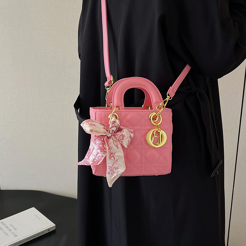 Daifei bordado bolso cuadrado pequeño bolso de moda pañuelo de seda para mujeres bolso lingge Senior nicho 2025 nuevo bolso para niños