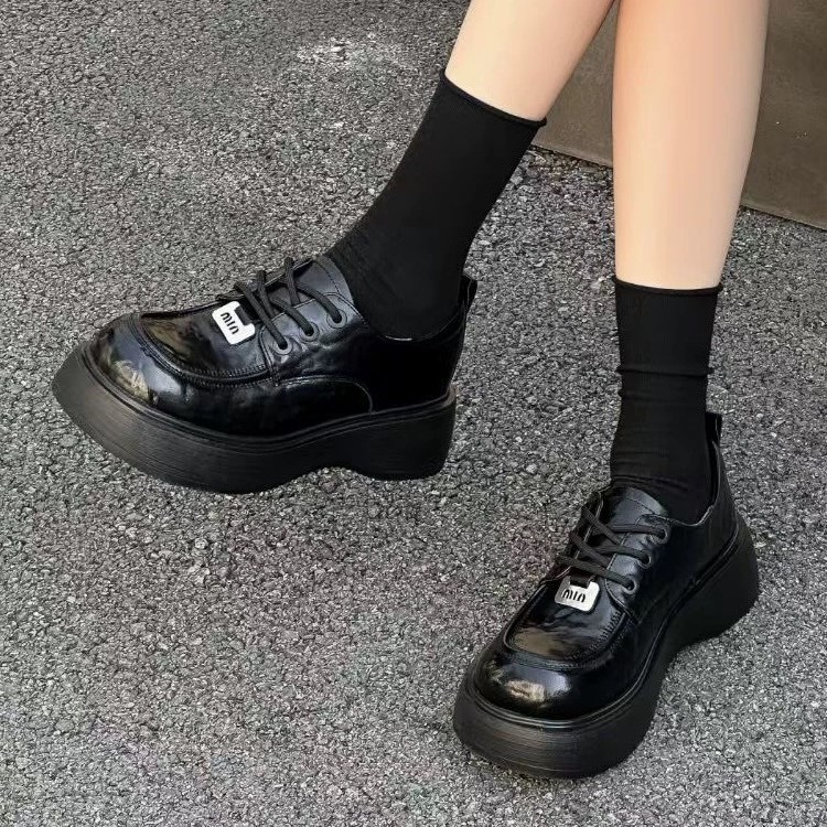 Giày loafer nữ đế dày bánh xốp phong cách retro Anh Quốc — Màu đen
