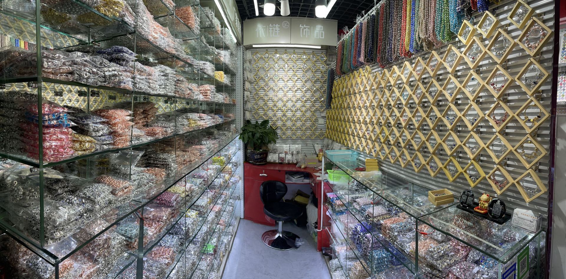 依链饰品店面图片