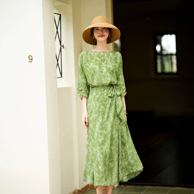 76158 Spring/Summer New Women's Clothing 2026 Refreshing Green Printed Silk Mid-Length Dress