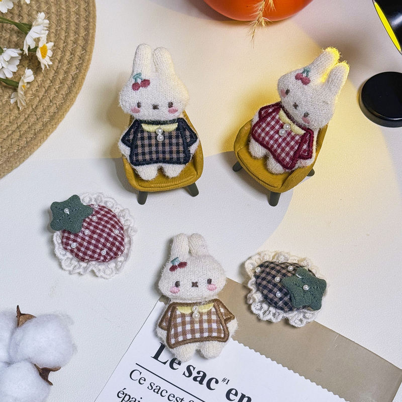 Ins Cartoon Fabric Bib Rabbit Plush Toy Bead Chain Backpack Pendant Bunny Car Key Strawberry Pendant