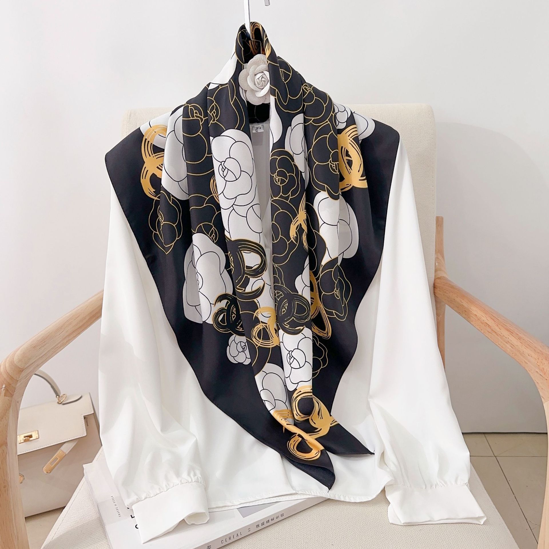 Xiaofengfeng Shan camellia impresa bufandas de seda 90cm seda de imitación twill bufandas de alto nivel de sensación de bufandas de hombro protector solar para mujeres