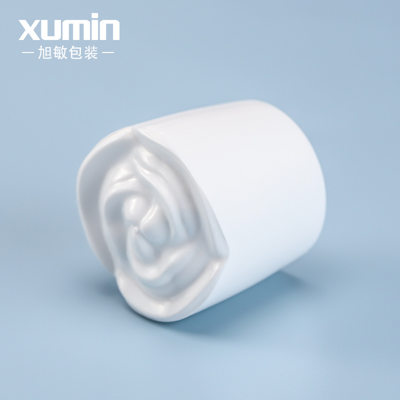 Xumin embalaje 250ml botella de tóner transparente cuadrado Rosa Blanca tapa giratoria botella de rocío puro PETG removedor de maquillaje botella de agua