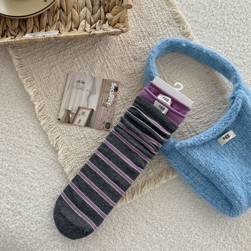 Rose red curled edge