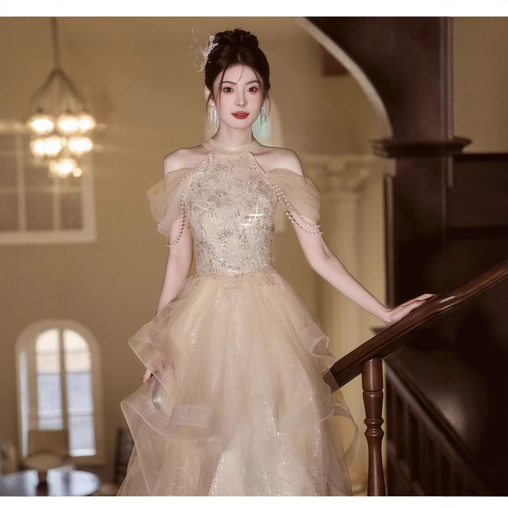 Champagne-Colored Elegant Evening Dress for Women, New Halter-Style Dress for Hosting Coming-Of-Age Ceremonies, High-End Fairy-Like Tulle Dress