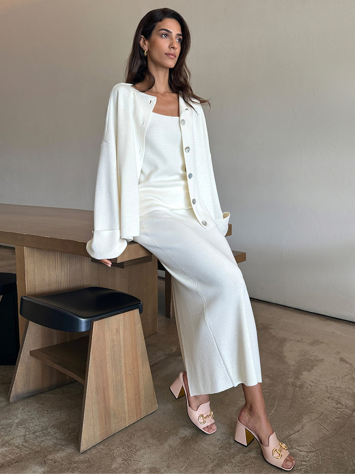 Set 3 món nữ gồm áo cardigan dệt kim dài tay, áo hai dây và chân váy dài — Bộ 3 chiếc màu hồng, Bộ 3 món màu nâu, Bộ 3 món mơ