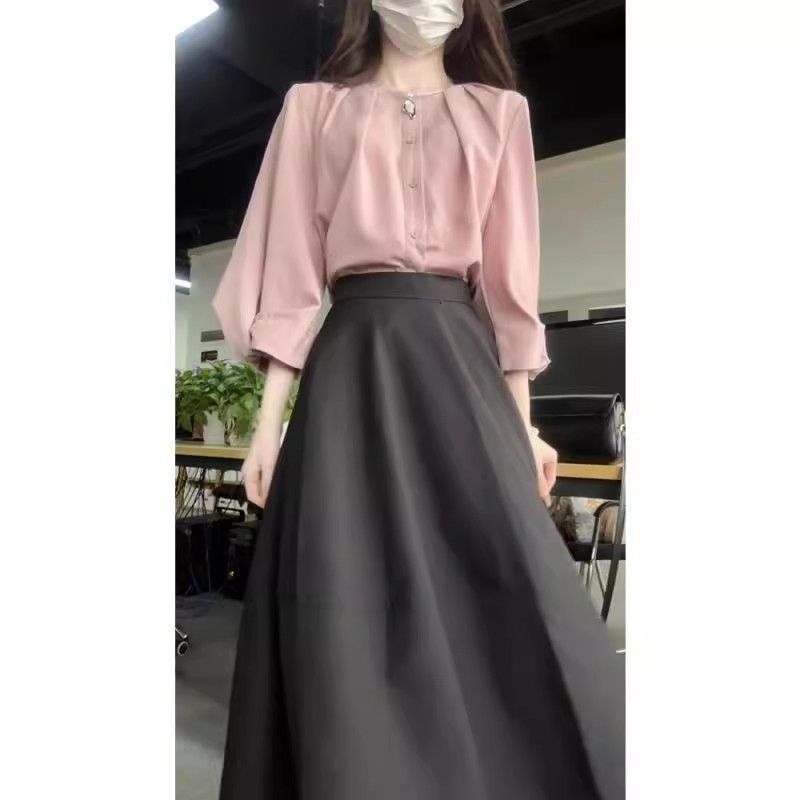 穿搭女秋季2025新款休闲简约半身裙通勤显瘦两件套小个子感赫本风|undefined