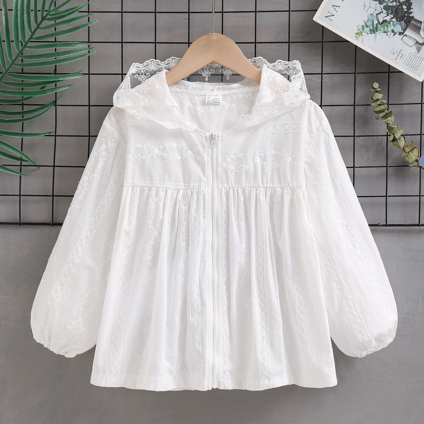 Girls' sun protection clothing, summer 2026 new style, children's skin-friendly clothes, lightweight and breathable, thin jacket for girls and older children.