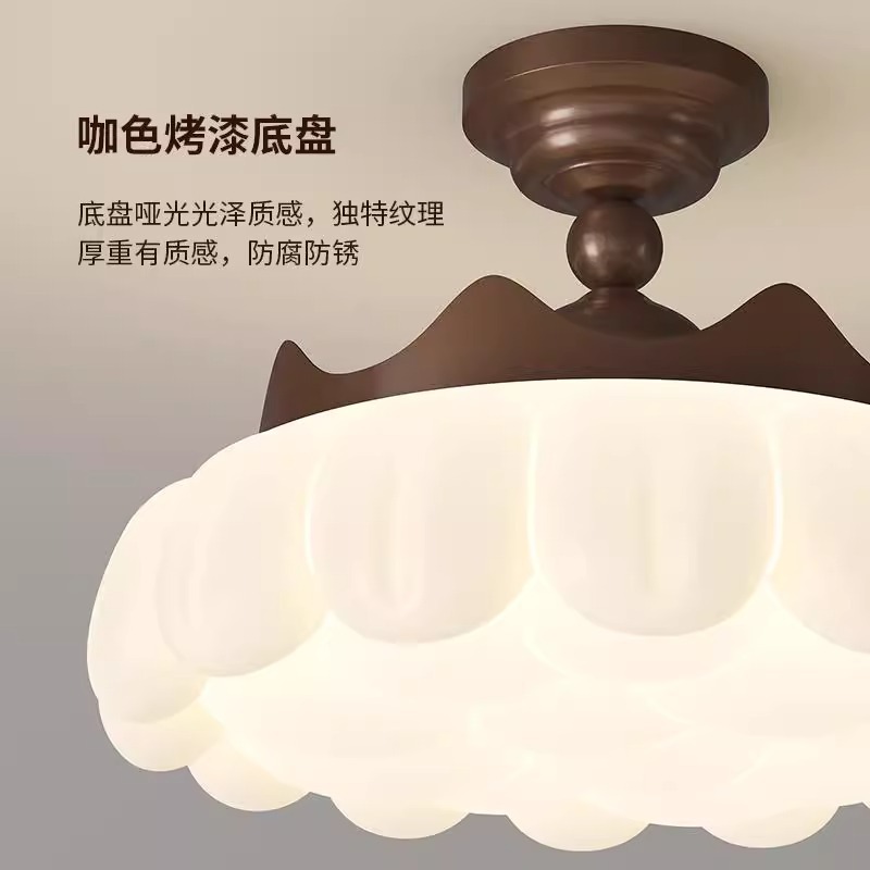 Lámpara de techo de dormitorio de estilo antiguo francés, flor de madera de nogal retro, estilo crema, lámpara de habitación del dormitorio principal 2025 nuevo