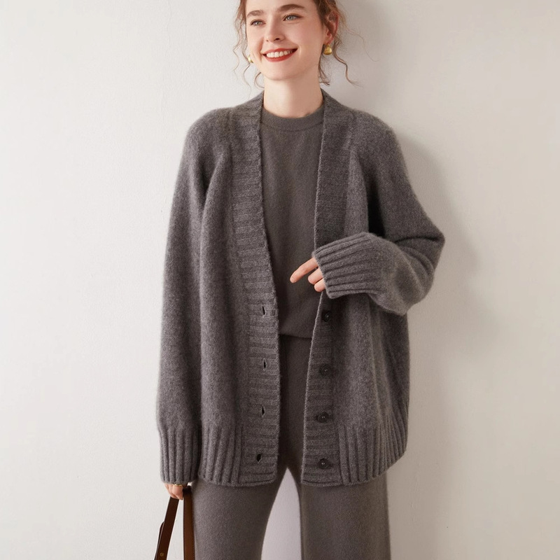 100% Pure Cashmere Knitwear for Women + Daily Layered Base Knitwear Cardigan 100% Pure Cashmere Knitwear for Women + Daily Layered Base Knitwear Cardigan