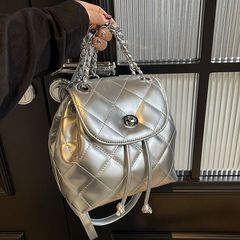 双肩包女时尚新款银色感小众链条包小型女士白色背包厂供应链批发