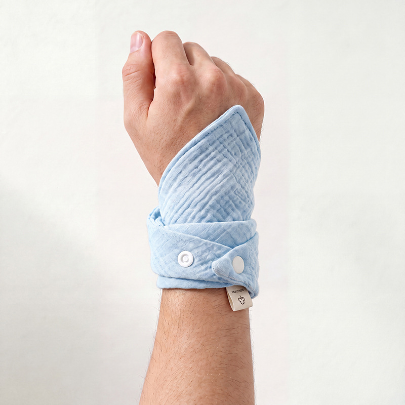 Pure cotton sweat towel, wristband, triangle towel, sports sweat towel, running and cycling wristband, sweat wipe for playing ball Pure cotton sweat towel, wristband, triangle towel, sports sweat towel, running and cycling wristband, sweat wipe for playing ball