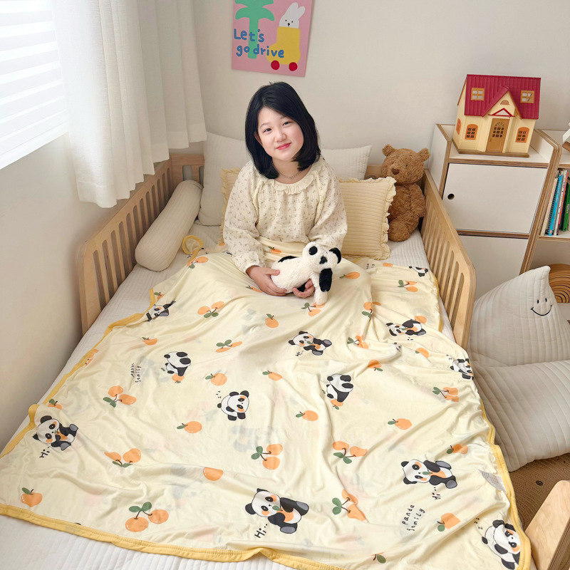 Orange panda / 80cmx110cm knitted throw blanket