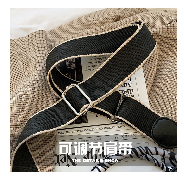 New Rhombus  Wide Shoulder Strap Silk Scarf Portable  Bag display picture 4