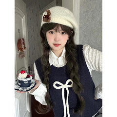 韓国系の甘い蝶結びのニットのベストのセーターの女子学生の刺繍の長袖のシャツの2枚のセット